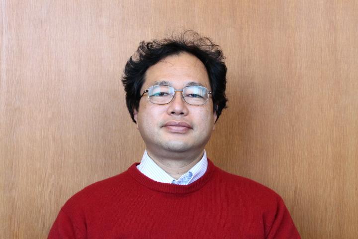 明るい所長です