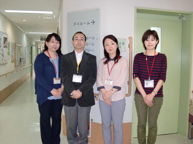 所長と包括支援センターのスタッフ