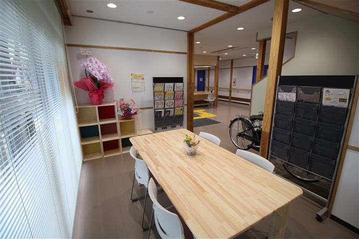 情報ラウンジ
