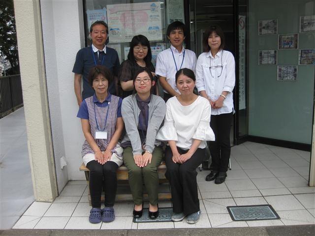 職員と生活支援コーディネーター（下段中央）