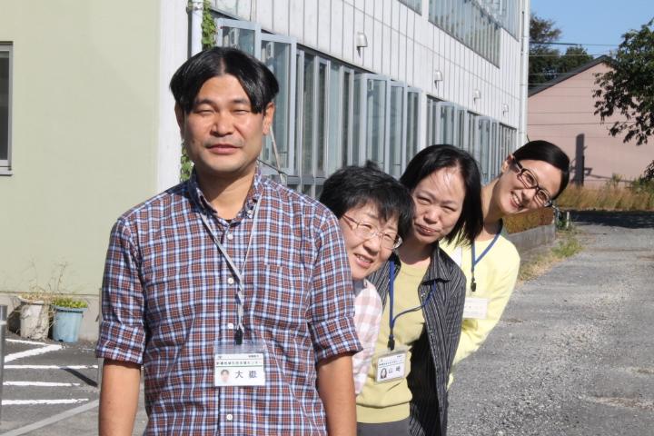 包括職員です