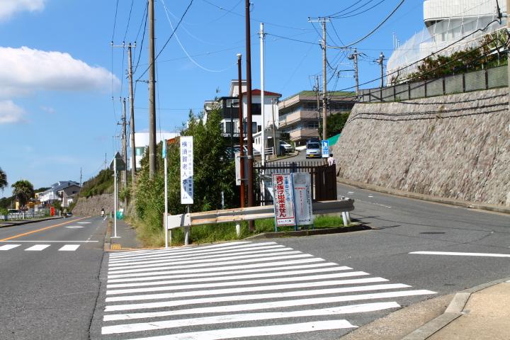 お車でお越しの際