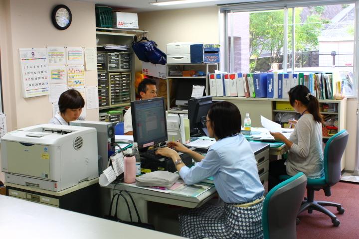 包括事務所